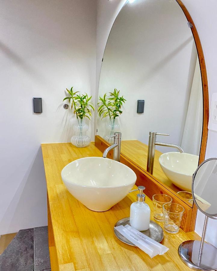Hotel Little Swiss House Motobu Εξωτερικό φωτογραφία