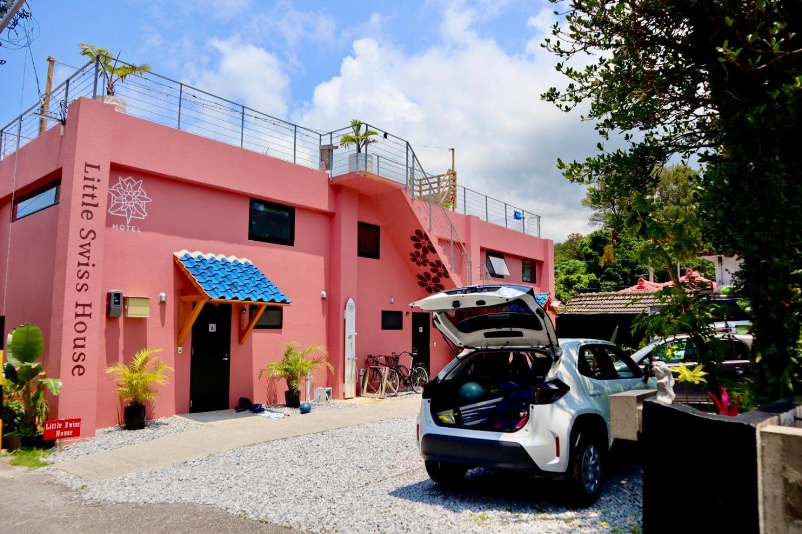 Hotel Little Swiss House Motobu Εξωτερικό φωτογραφία